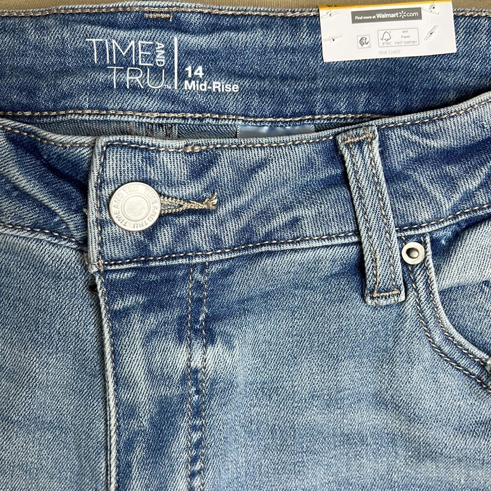 👖NWT Time & Tru Mid-Rise Slim Jeans - Picture 2 of 13